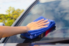 como_limpiar_los_cristales_del_coche_para_que_queden_perfectos